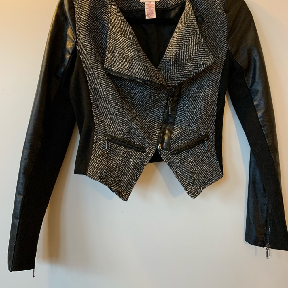 Jacket - Picture 5 of 7